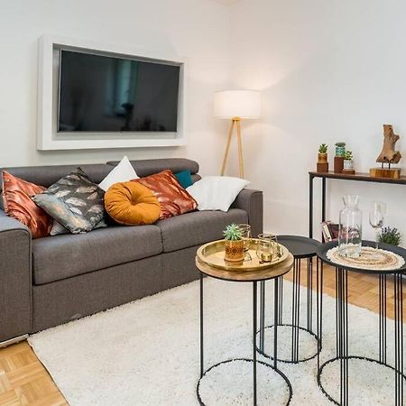 Eg Rechts -Wunderschone 80M² Grosse 3-Zimmer City Wohnung Nahe Salzburg 프라일라싱 외부 사진