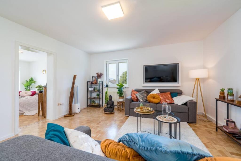 Eg Rechts -Wunderschone 80M² Grosse 3-Zimmer City Wohnung Nahe Salzburg 프라일라싱 외부 사진